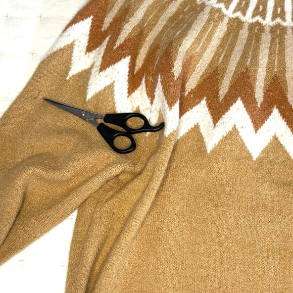 French Connection Long Sleeve Fair Isle Sweater Women's L | Tan | NWT flaw - Picture 7 of 11